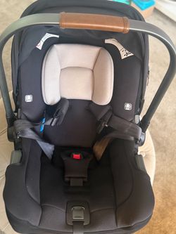 Nuna Pipa RX Infant Car seat & Base
