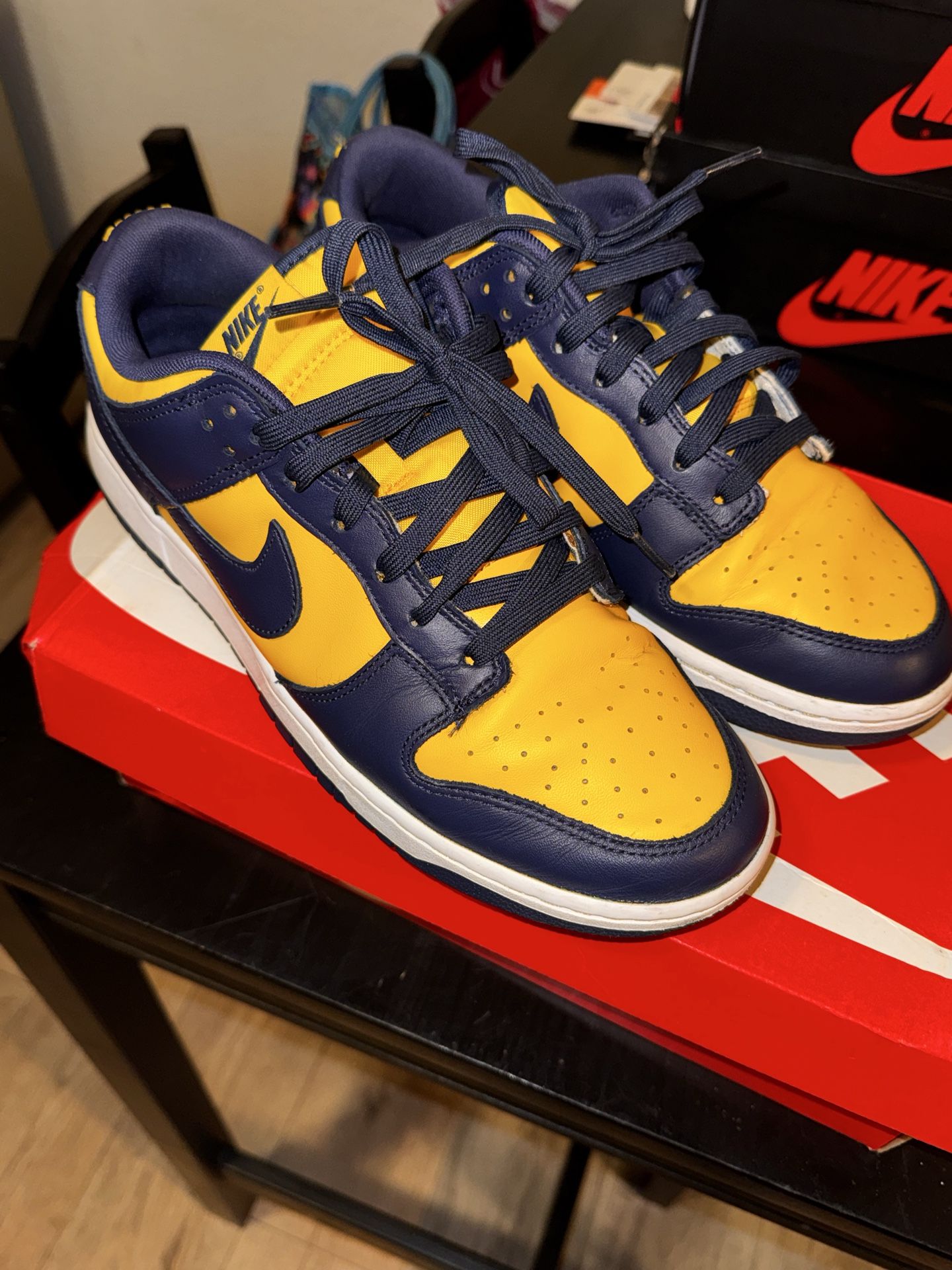 Nike dunk low “Michigan” size 10.5