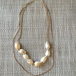 Necklace with shells
