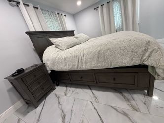 King bed frame with 2 nightstands