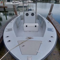 SEACRAFT 23 CENTER CONSOLE 