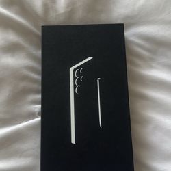 Samsung S25 Ultra (Sealed)