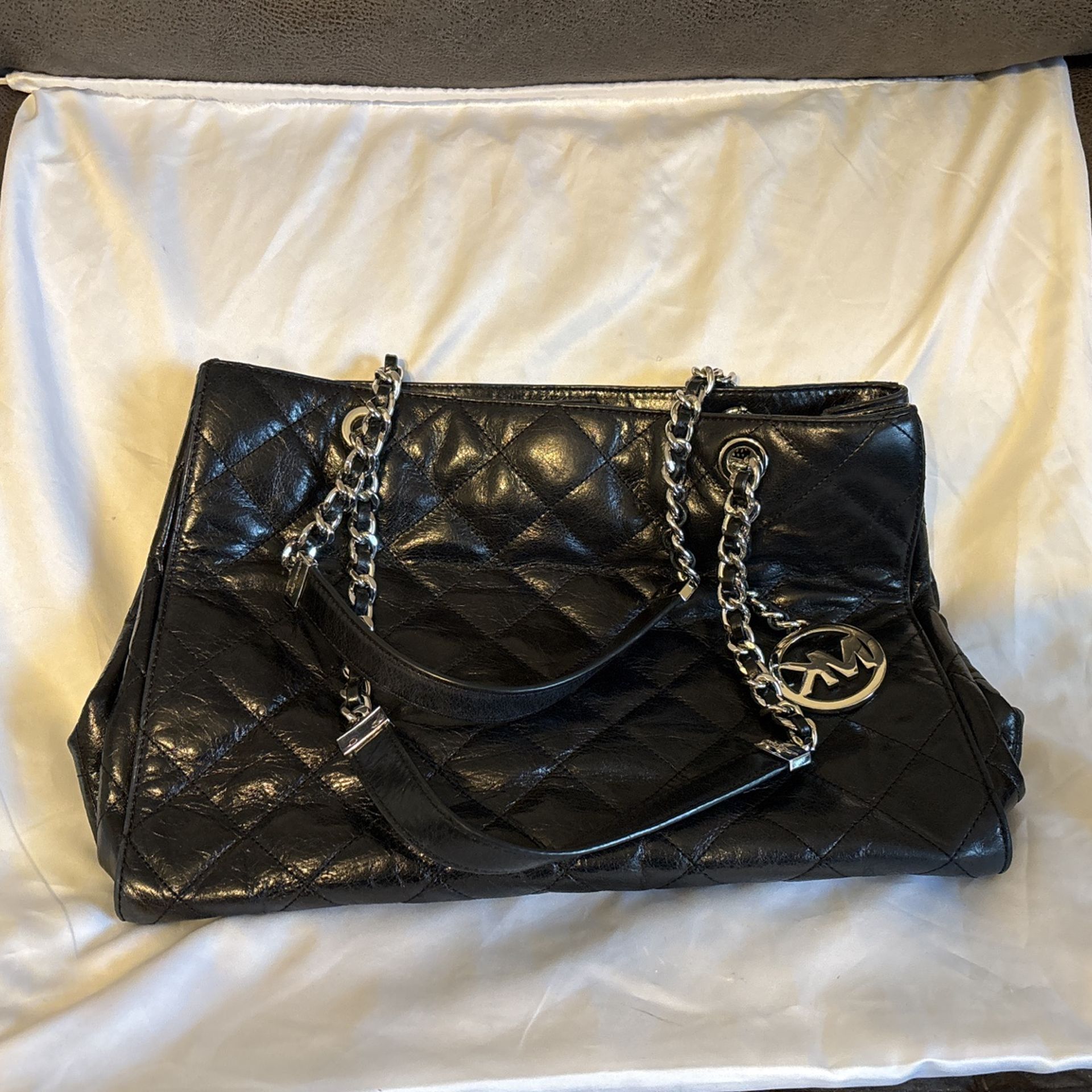 Michael Kors, Black Quilted Leather Shoulder Purse