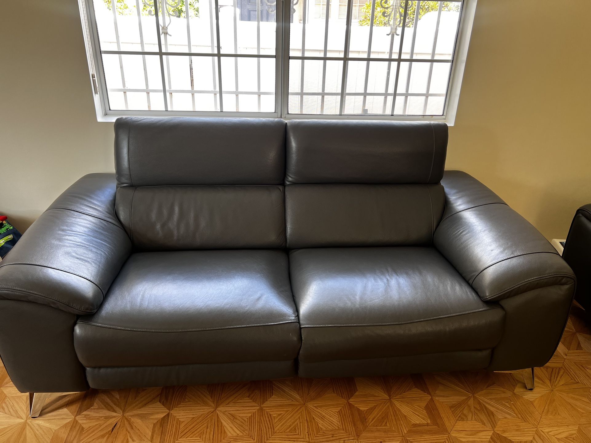 Reclining sofa set