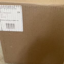 Pokémon Celebrations Lance Charizard V box