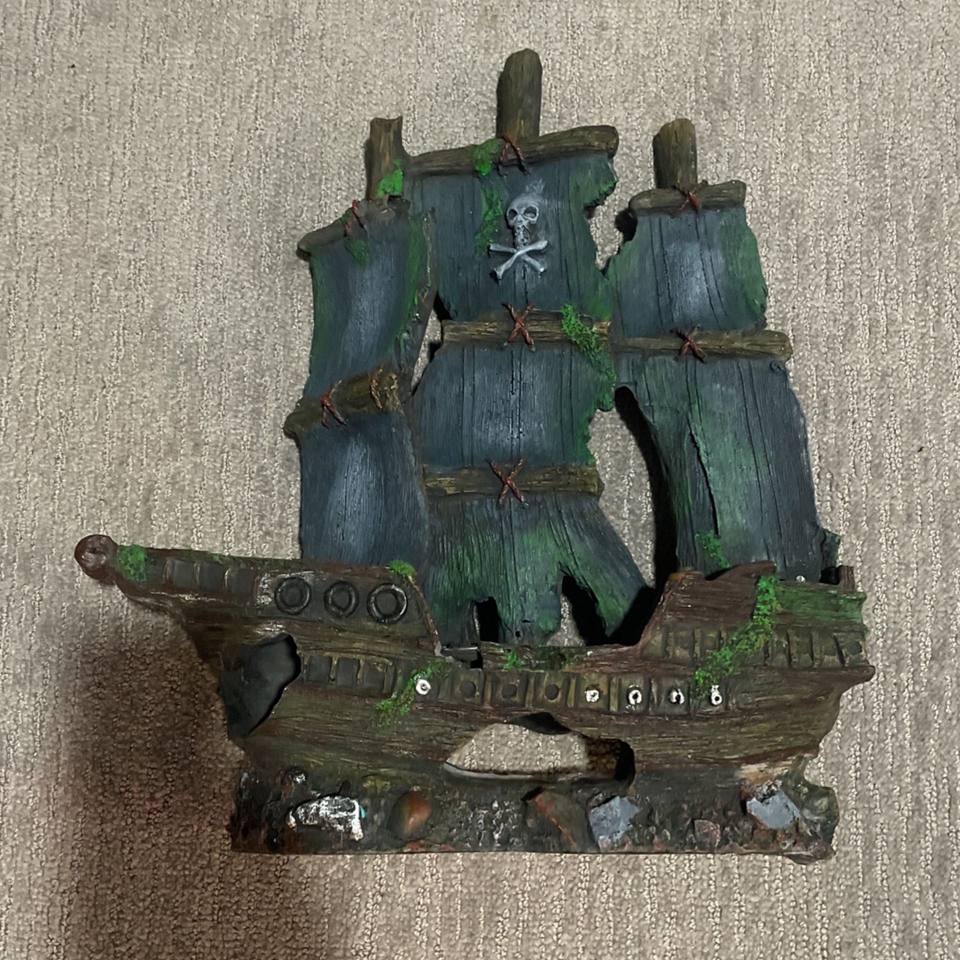 Pirate Ship Fish Tank Insert