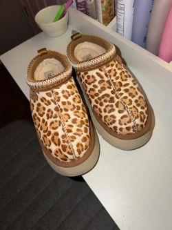 Women’s UGGS