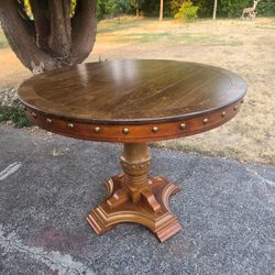Round Wood Pedestal Dining Table