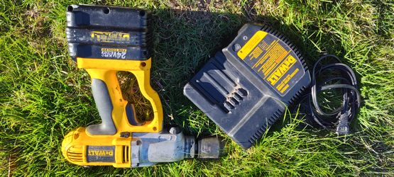 DeWALT 24V Cordless Hammer Drill