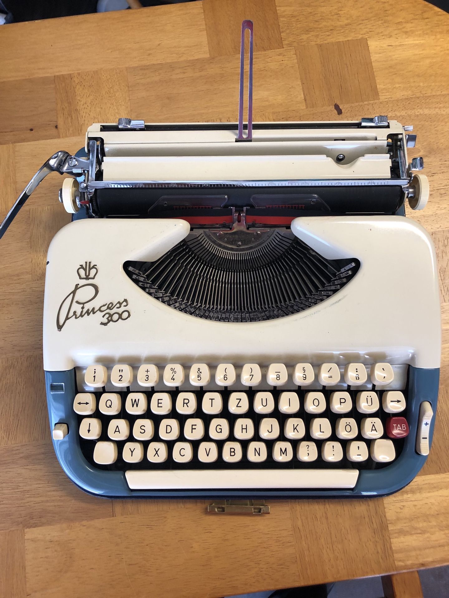 Vintage As Is Typewriter Kids for Sale in Bell Gardens, CA - OfferUp