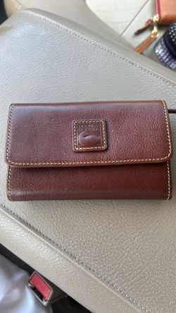 Dooney Bourke Womens Wallet