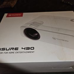 Vankyo Projector 