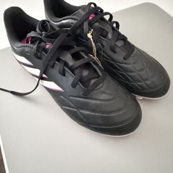 Kids cleats 