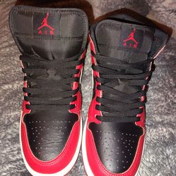 Air Jordan 1 Mid