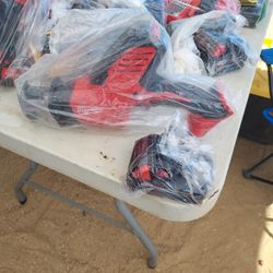 Milwaukee
M18 18V Lithium-lon Cordless
HACKZALL Reciprocating Saw With 1.5 Battery 