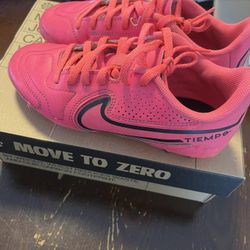 Soccer Shoes/cleats (1Y)