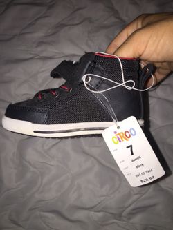 Toddler boys shoe NWT size 7