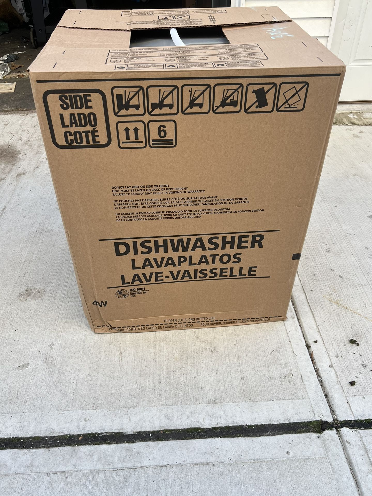 BLACK FRIDAY SALE🔥🔥🔥 Frigidaire 24 in. Front Control Smart Built only 2 left