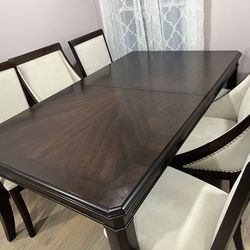 Dinning Table And 6 Chairs , Extendable 