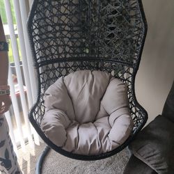 Hanging Chair With Stand