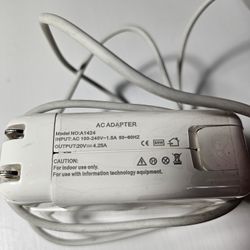 Apple A1424 85W AC. Charger 