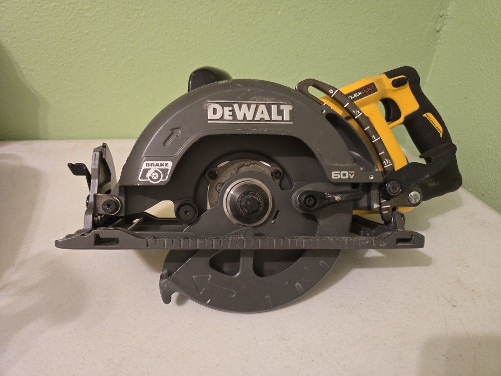 DEWALT FLEXVOLT 60V MAX Cordless Brushless 7-1/4 in. Wormdrive Style Circular Saw (Tool Only)