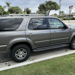 2004 Toyota Sequoia