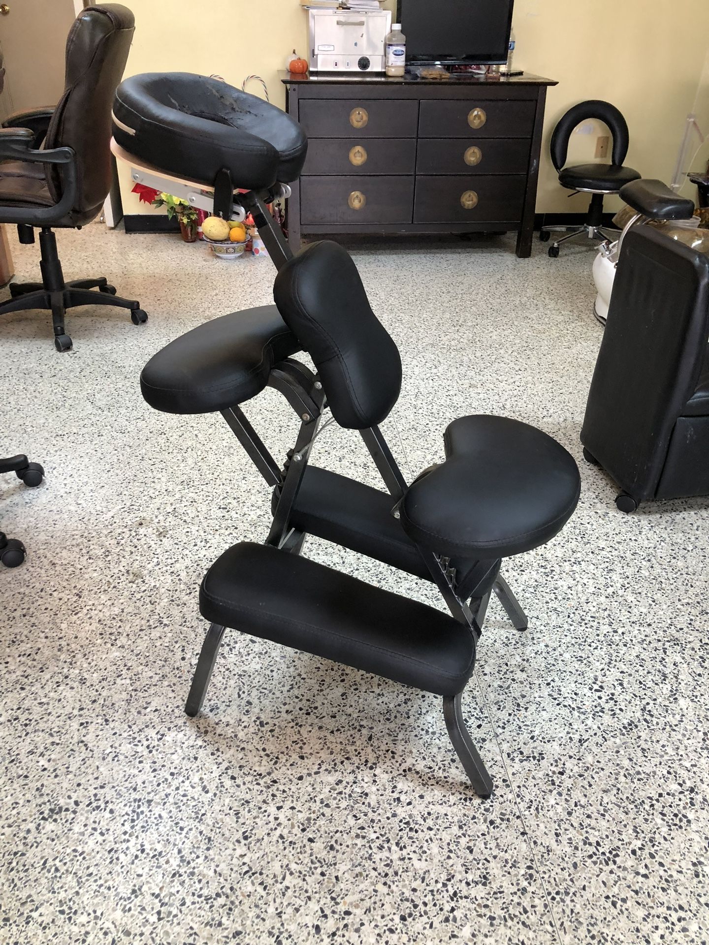 Professional Massage Chair for Sale in Houston – Perfect for Therapists and Spas