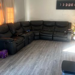 Free Sectional
