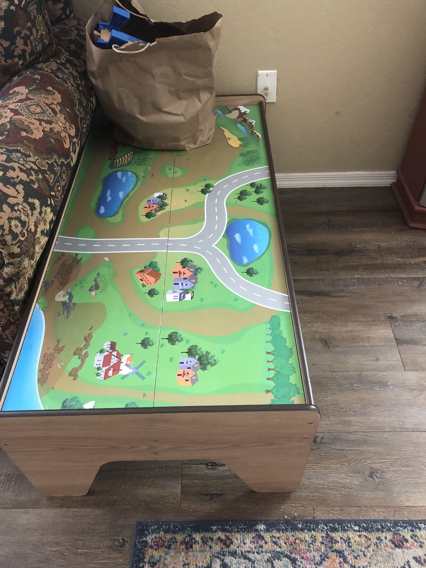 Free Kids train table 