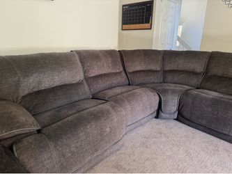 Reclining sectional couch