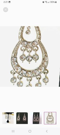 Sparkle Silver Tone Chandelier Clear Rhinestone pierced earrings