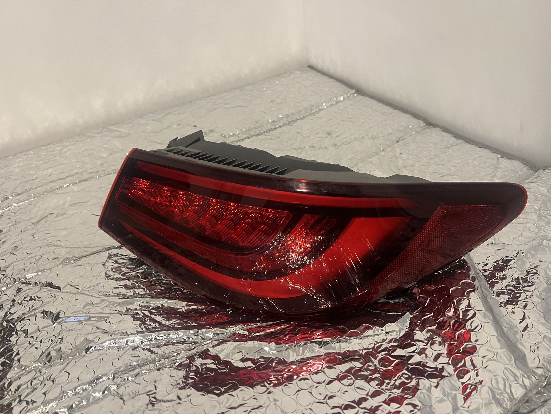 Infiniti Q60 Passenger Side Tail Light/back Light 2017-24