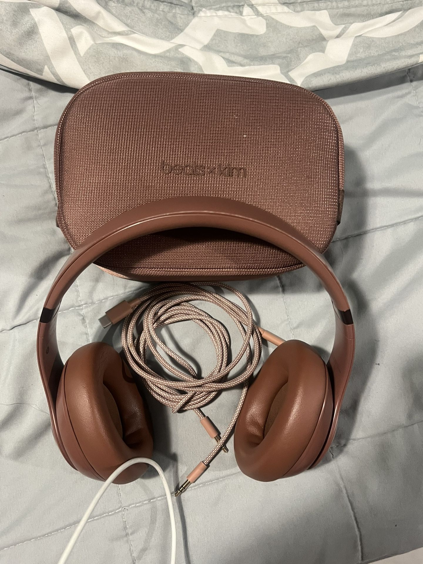 Beats Studio Pro X Kim EARTH