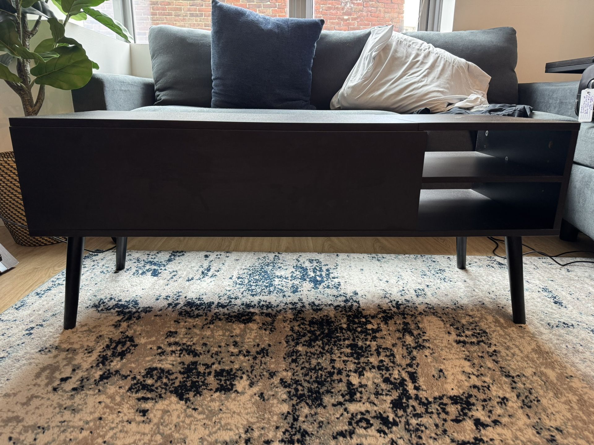 Aravis Lift Top Coffee Table with Storage