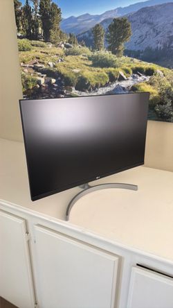 LG 27” Widescreen Computer Monitor with Silver Stand