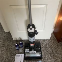 Shark Hydrovac  Mess master