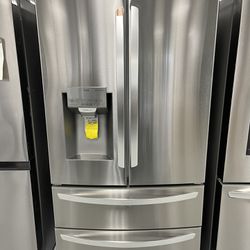 28 Cu.ft Refrigerator With Water And Ice Maker