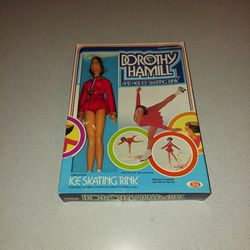 VINTAGE 1977 DOROTHY HAMIL AND HER ICE SKATING RINK NEW IN BOX 