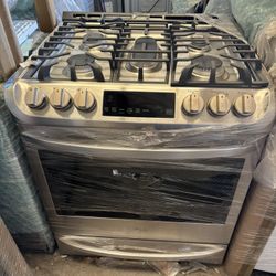 New Out Of Box LG Dual Fuel Slide-In Range/Stove WithProBake Convection 