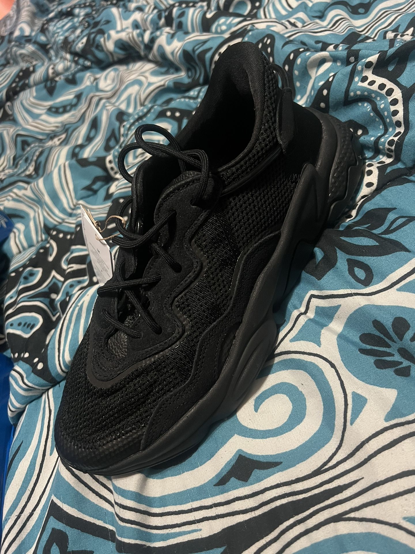 Men’s Adidas Ozweego 2024, Size 8