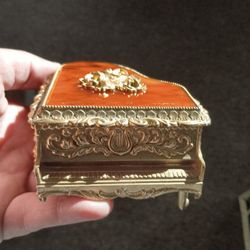 Vintage Piano Saynko Music Box Beautiful 