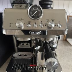 Delonghi La Specialista Arte Evo Expresso Machine