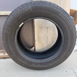 Michelin x Radial Tubeless Tire P195/65R15. Never used