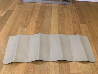 gold's gym foldable yoga mat New $12