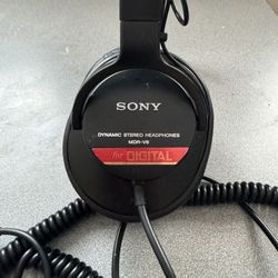 Sony MDR-V6 Headphones 