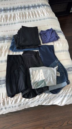 Free maternity clothes size M