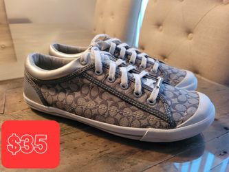 COACH  9.5