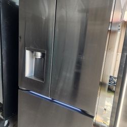 New 3 Doors LG Scratch And Dent Retail 2800 0ur Price $850