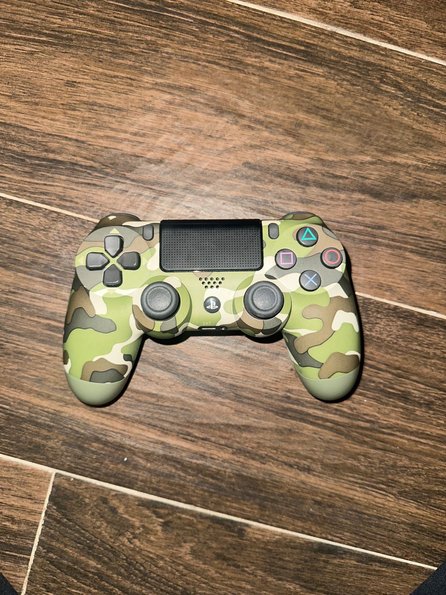 PS4 controller